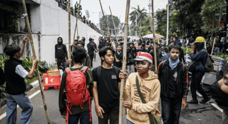 Children Joined Jakarta Protest